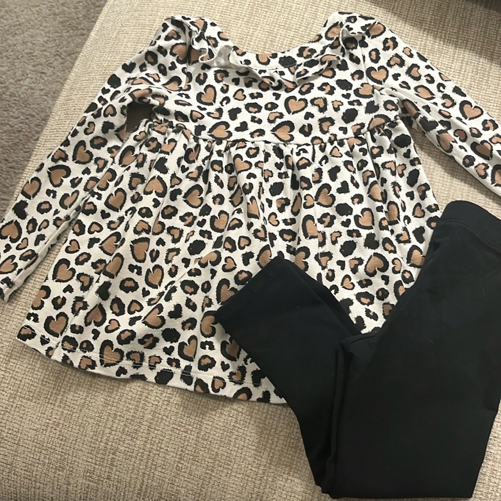 2T leopard long sleeve shirt w/black leggings